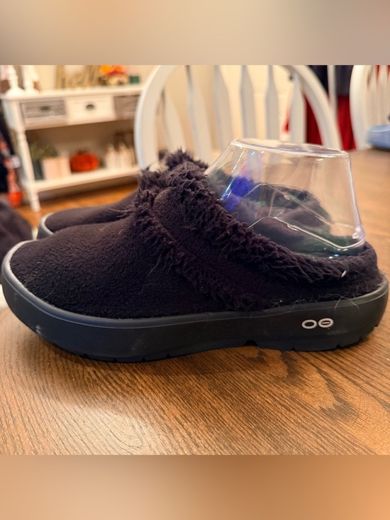 OOFOS Shoes - OOFOS OOCoozie Mules. Women size 9